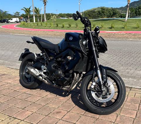 YAMAHA MT-09 YAMAHA MT-09